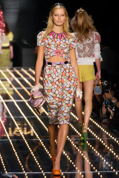 Look 43
